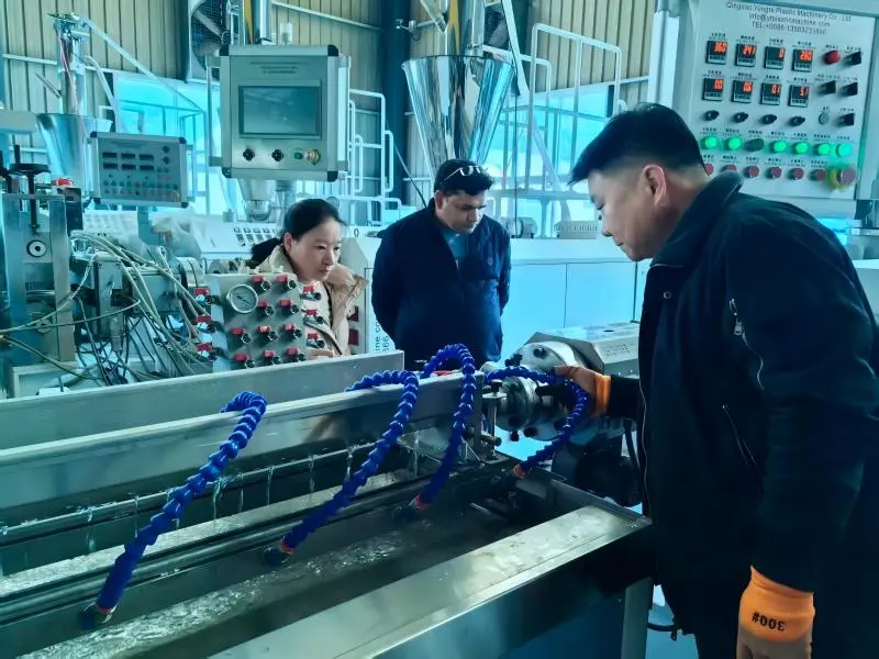 Rubber Irrigation Pipe Machine na Tumatakbo On-site Para sa Customer ng India