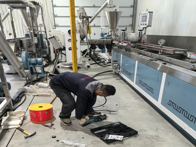 Pag-install ng WPC Production Line para sa Canadian Customer