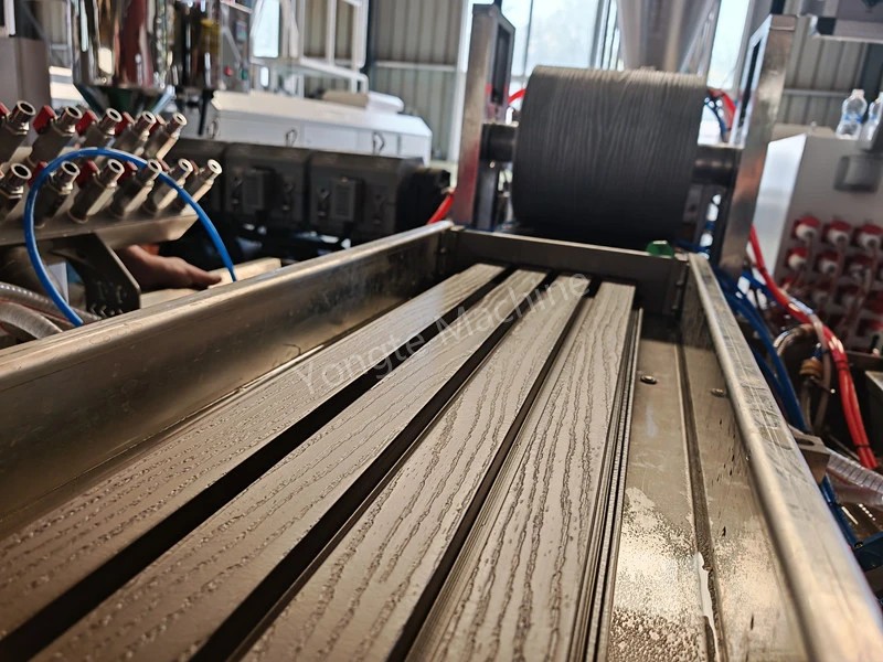 Plastic Recycling at Wood Composite Turnkey Solution