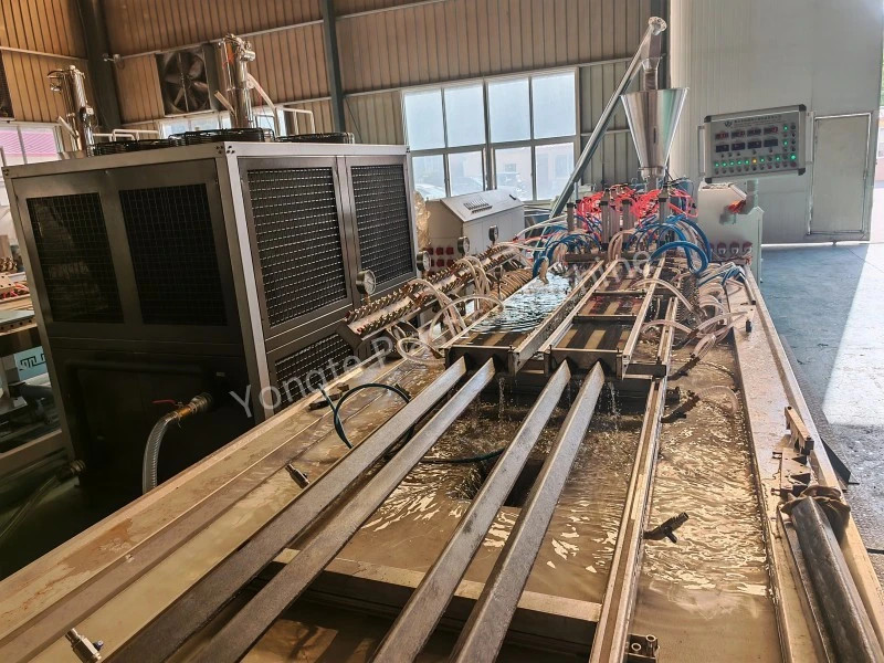 Ang 4 Cavity Recycled Plastic Profile Extrusion Machine ay umabot sa 8meter/minutong mataas na bilis