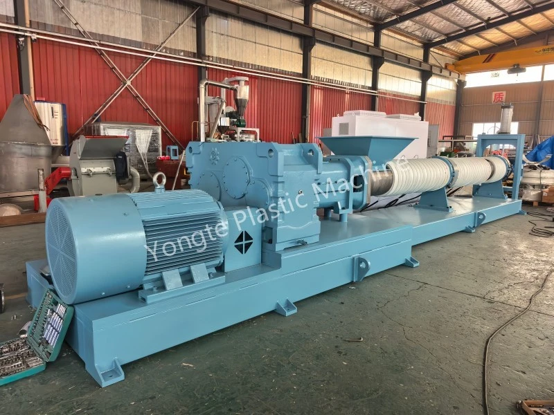 Kinumpleto ni Yongte ang Factory Acceptance Test ng Custom Plastic Recycling Twin-Screw Extruder para sa African Client