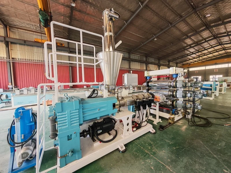 600mm PVC Sheet Extrusion Line Para sa Customer ng China