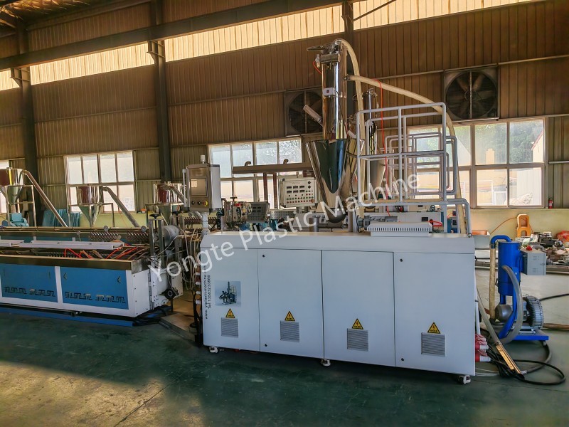 WPC Extruder Machine